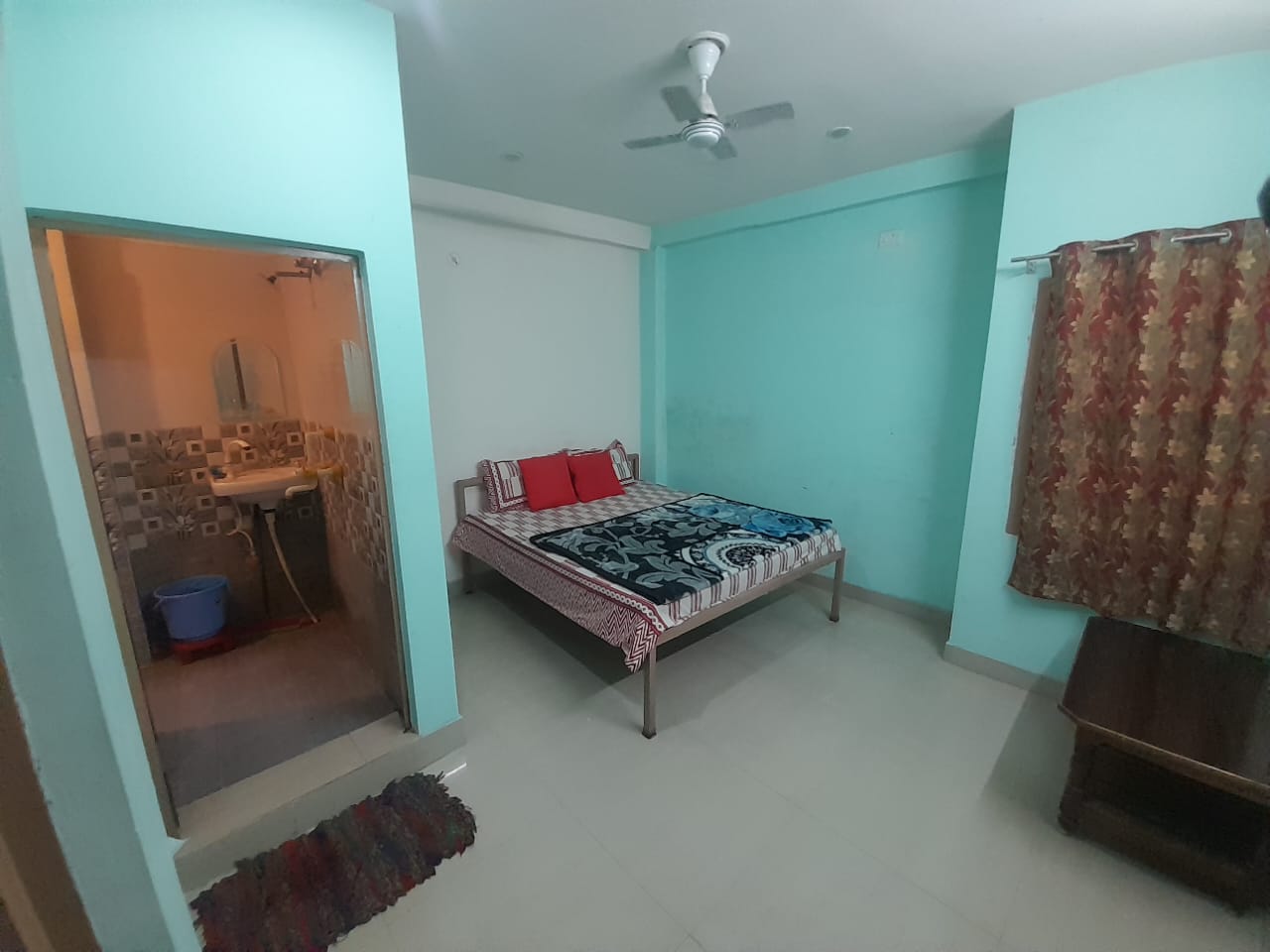 Double Bedroom - Image 3